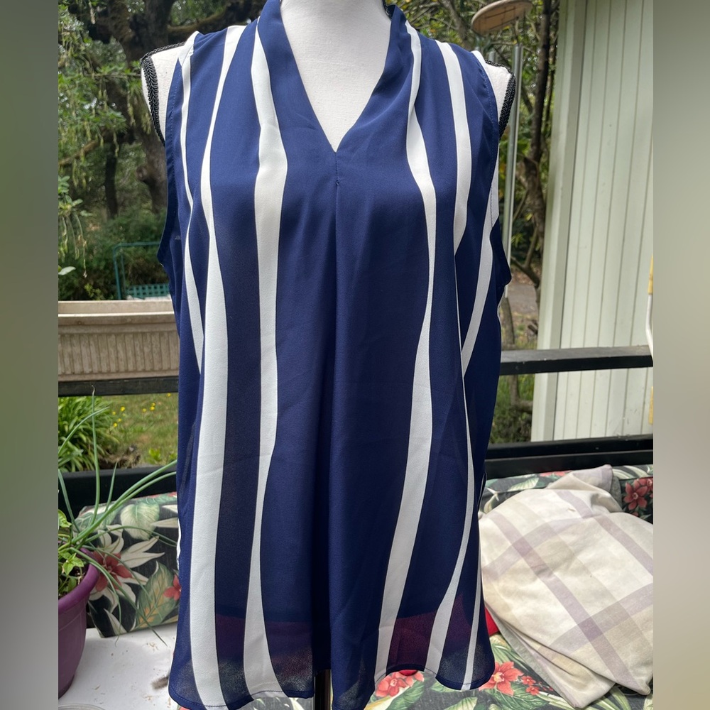 Sleeveless blouse